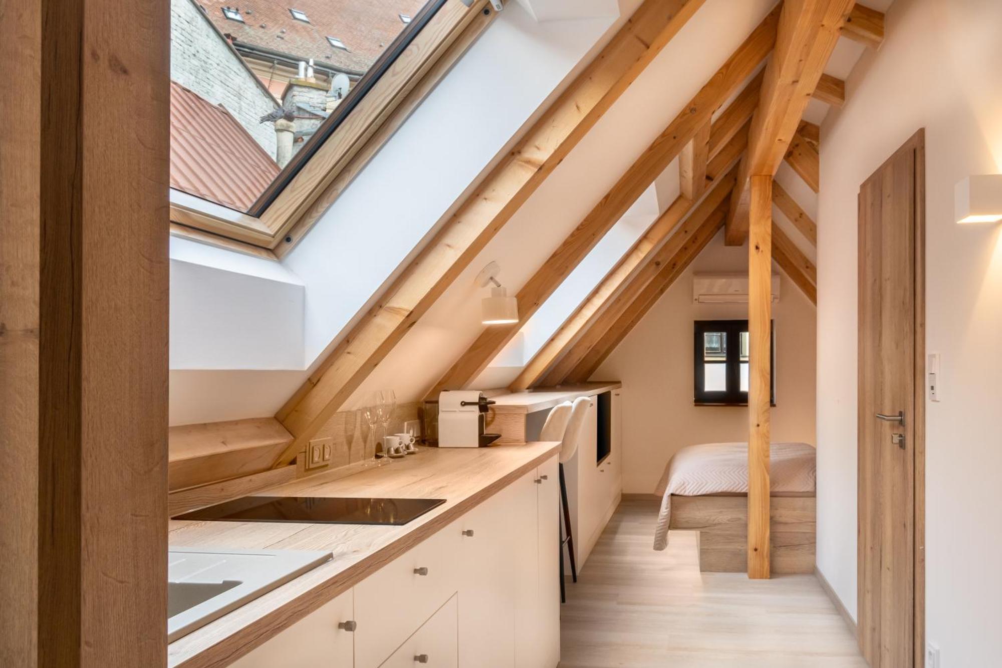 White Wolf Boutique Apartments Olomouc Eksteriør billede